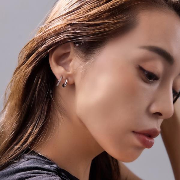 zero touch プランプフープイヤリング