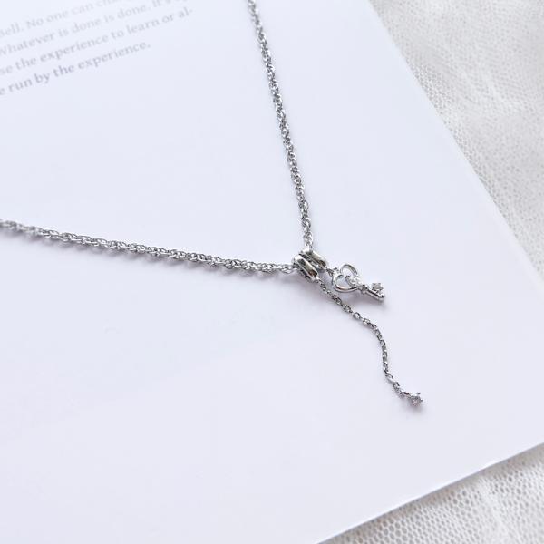 ツイストチェーンネックレス