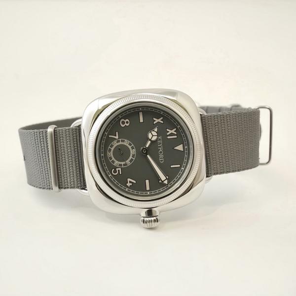 M.R.M.W. ｜Cushion watch カリフォルニアダイヤル  スモーキーブラック　グレー...