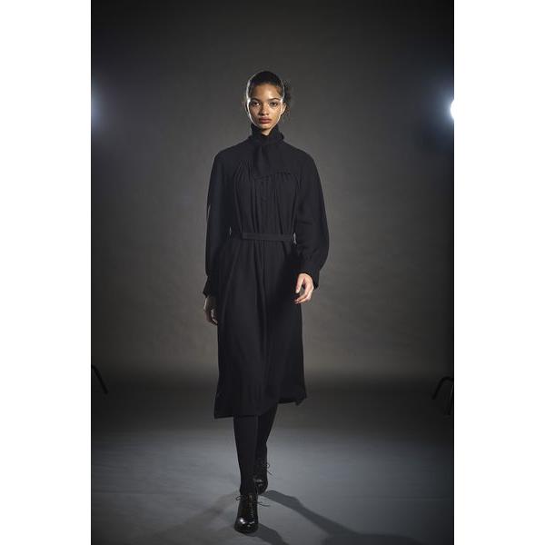 ライトジョーゼット　ボウタイカラーピンタックワンピース