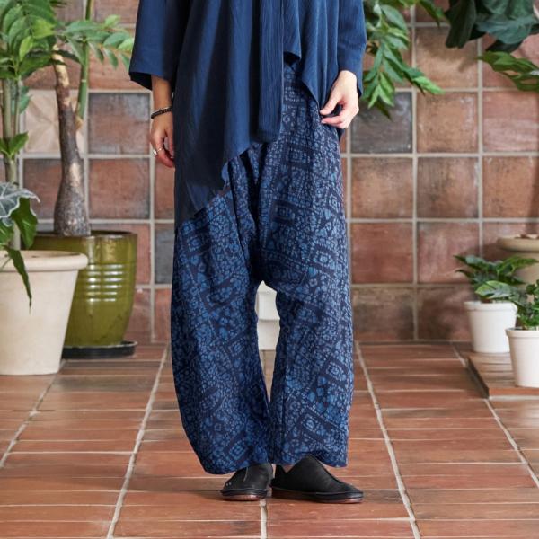 エンボス幾何柄パンツ