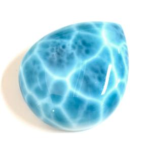 糸魚川翡翠 勾玉 最高級 縦約16.3mm 二ノ型 産地証明書 国産 桐箱 付き