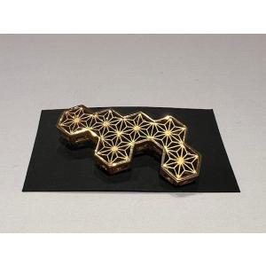 寄木細工モチーフアクセサリー　ブローチ《星の結晶》　ゴールド