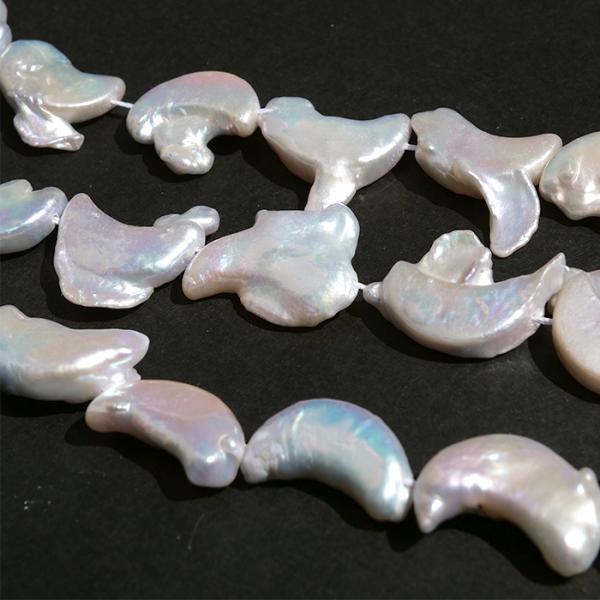 【267. 淡水パール バロック 三日月 ビーズ 1個 】 月 ムーン ホワイト ルース 淡水真珠 ...