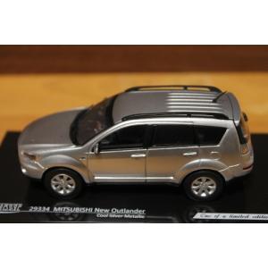 絶版希少 非売品 1/43 三菱　アウトランダー　PHEV シルバー ミニカー Amazon | 1/43 三菱 新型アウトランダーPHEV 後期 ディーラー特注