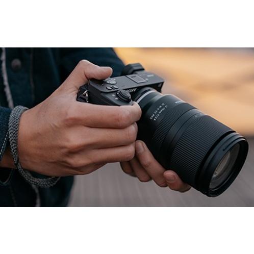 TAMRON 　　17-70mm F/2.8　 Di III -A ＶＣ  RXD　　ソニーEマウン...