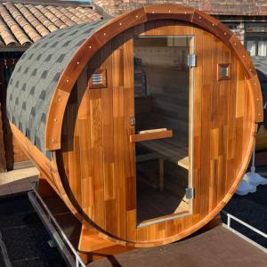 バレルサウナ本体 レッドシダー 2〜4人用 180×180cm ハーフムーンタイプ