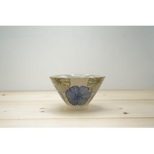 茶碗　(波佐見焼/二色花紋/青)