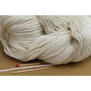 3/5シルクウール（生成・かせ）】　編みやすく織りやすい、太めのシルクウールです
