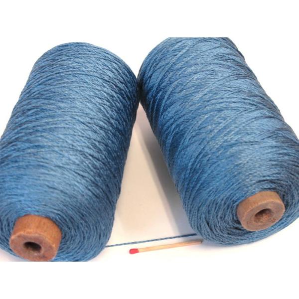 シルク1000（ブルー）　軽くてやわらかいニットに最適な素材です。手織りの方にも手編みの方にもぜひお...