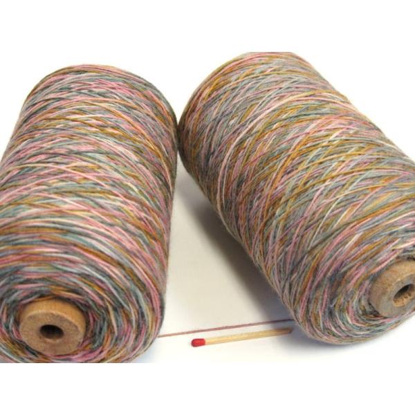 ウールカスリ（グリン×ピンク系）　手織りの方にも、手編みの方にもおすすめ♪カスリ（段染め）の毛糸で奥...