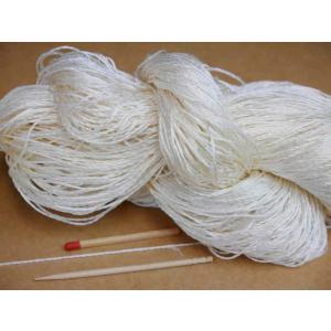 シルク900（生成・巻き） 手織りの方にも手編みの方にも使い勝手の良い