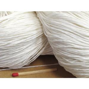 40/8リネン（白・かせ）　さらっとした爽やかな手ざわりはリネン（亜麻）ならでは。手織りにも手編みにもオススメの麻糸です。｜ito-kinshou