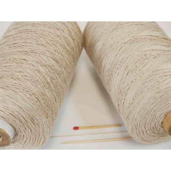 20/3ラミー（生成・巻き）　手織りにも手編みにも。いろいろな太さ、種類の麻糸を取り揃えています。