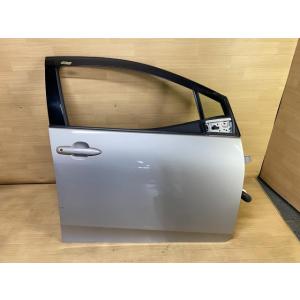プリウス DAA-ZVW50 右FドアASSY 4X1 M2H3 67001-47152