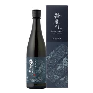 1/30〜2/1限定 全品P3倍 日本酒 鈴鹿川 純米大吟醸 750ml 三重県 清水清三郎商店 SUZUKAGAWA 箱入 4合瓶 長S