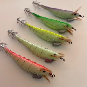 エサ巻き餌木 夜光 Mサイズ 5本セット 白 黄 緑 赤 紫 テーラー 餌木