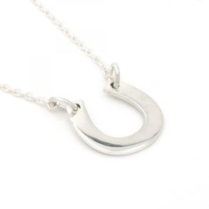 馬蹄 ネックレス ホースシュー 蹄鉄 レディース メンズ ミニ ラッキーチャーム ペンダント トップ シルバー925 ネックレス シンプル 男性 女性 ペア にも 大きい