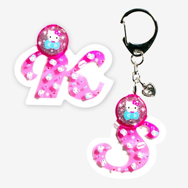 ハローキティ　アルファベット大　アクリル　チャーム　キーホルダー