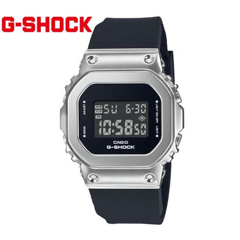 CASIO　G-SHOCK GM-5600U-1JF　腕時計 カシオ　メタルカバー　メタルケース　メ...