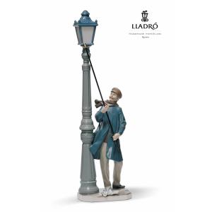 ガス灯 LLADRO リヤドロ 置物 オブジェ インテリア 人形 磁器 かわいい おしゃれ スペイン プレゼント 玄関 お祝い 新築 01005205