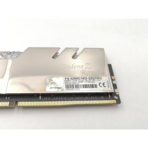 【中古】DDR4 16GB PC4-25600...の詳細画像1