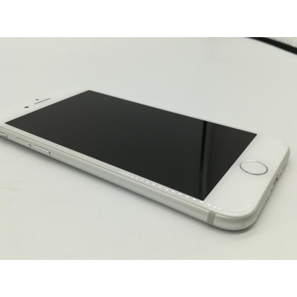 【中古】Apple docomo 【SIMロック解除済み】 iPhone 7 32GB シルバー M...