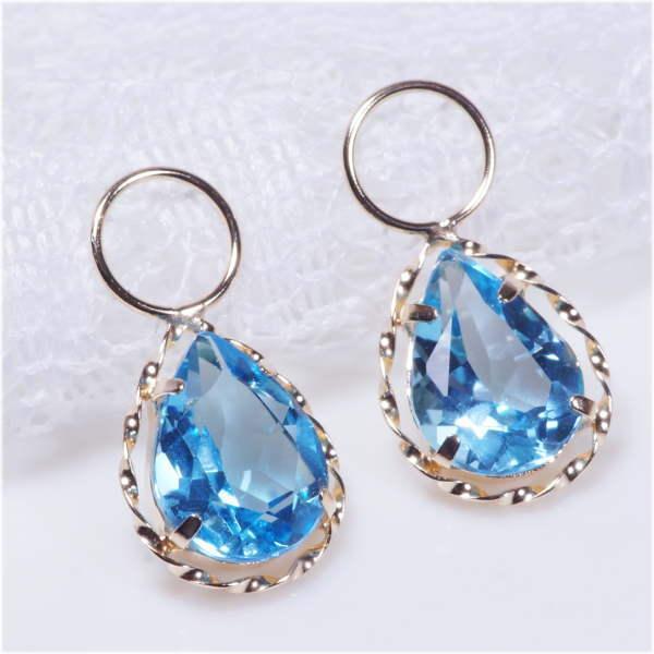 K18 2ct ブルートパーズチャーム ペアシェイプ 18金 ツイスト （ピアス・イヤリング用）