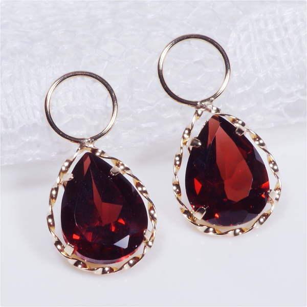 K18 2ct ガーネット チャーム ペアシェイプ 18金 ツイスト（ピアス・イヤリング用）1月誕生...