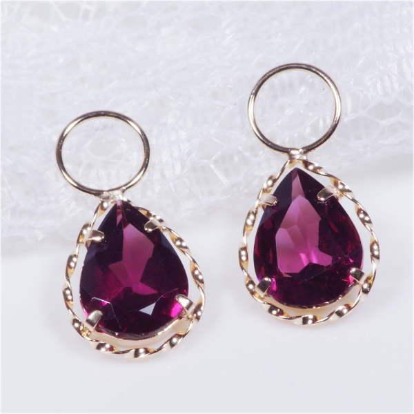 K18 2ct ロードライトガーネット チャーム ペアシェイプ 18金 ツイスト （ピアス・イヤリン...