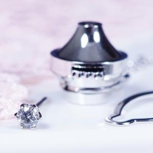 ドレッシーなおすすめの紳士用ジュエリー登場 プラチナ台ダイヤタイタック