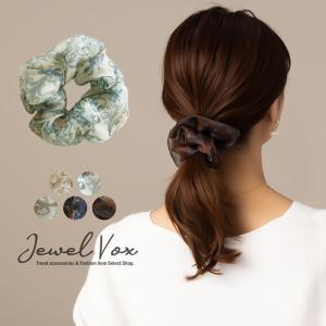 yuki様の 超美品 フェンディ FF柄 FFカーリグラフィ シュシュ 2個セッ yuki様の 超美品 フェンディ FF柄 FFカーリグラフィ シュシュ 2個セッ