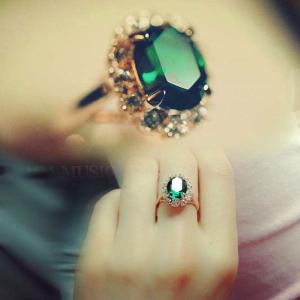 指輪 リング レディース 高級彩石 エメラルドクリーン大粒 上品 誕生石 誕生日 記念日 クリスマス 母の日 ランチ会 金属アレルギー対応