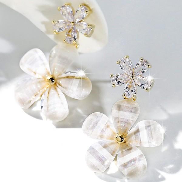 ピアス レディース 高級 可愛い 桜 揺れる 誕生日 記念日 クリスマス 母の日 金属アレルギー対応