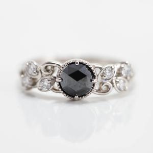新品ブラックダイヤモンド＆ローズカットハートシェイプ0.40ct〜・AAA