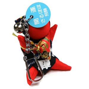 さるぼぼ赤（飛騨のお守り）開運ポシェットを持ったキーホルダー（約5cm）｜jinbeiya