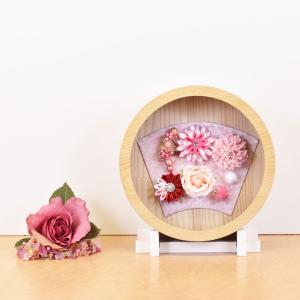 羽子板 コンパクト 壁掛け 丸形 アクリル ケース お祝い 円形 かすみ つまみ細工 ちりめん おしゃれ かわいい モダン 1004-00-521 2026