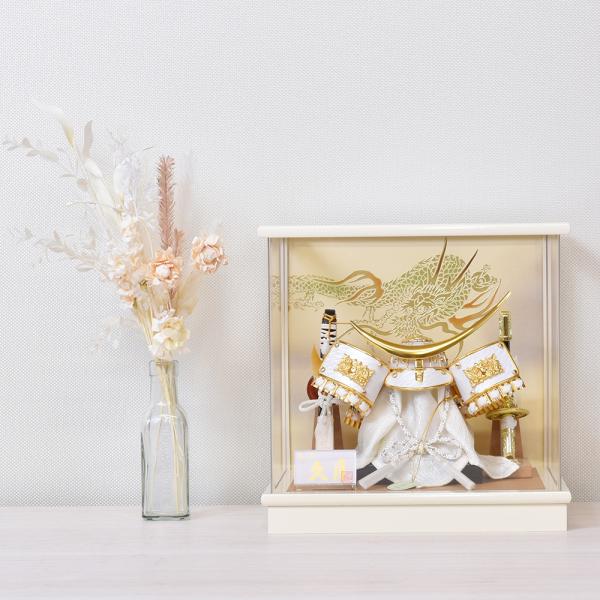 五月人形 久月作 お祝い 兜飾り ケース飾り アクリルケース 6号伊達 伊達政宗 白 金 カッコいい...