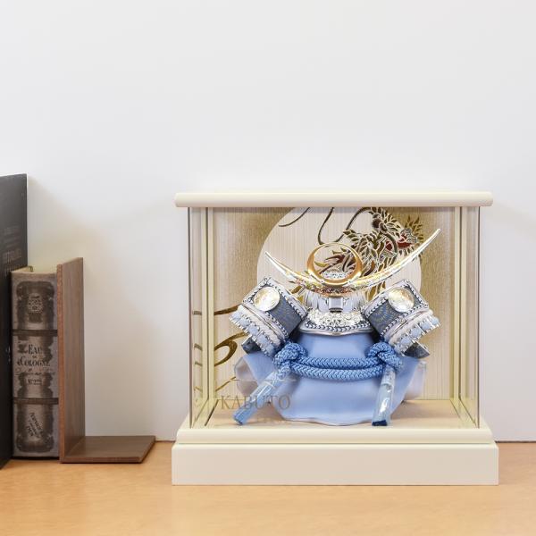 五月人形 コンパクト ケース入り 上杉 白 上杉謙信 おしゃれ 兜飾り 5号 白銀 唐草 兜 おしゃ...