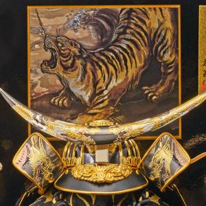 五月人形 コンパクト 虎 兜 伊達 アクリルケ...の詳細画像5