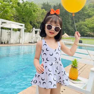 新月柄ベビー水着　帽子付き２点セット　ワンピースタイプ　キッズ水着　プール　温泉　水遊び　子供スイムウェア　スターＳＺ