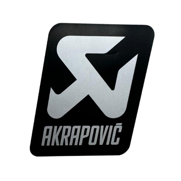 アクラポビッチ 耐熱サイレンサー ステッカー シルバーロゴ 70x75mm AKRAPOVIC P-...