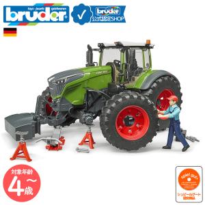 Kubota（クボタ） ミニチュア トラクタ M7-172 ジオラマ仕様 模型 展示