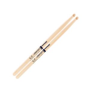 プロマーク マーチング用スネアスティック PROMARK American Hickory TXDC17W Scott Johnson Marching Drumsticks TXDC17W/ SCOTT-J 返品種別A｜joshin