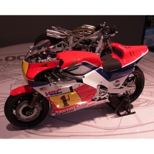 タミヤ 1/ 12 オートバイシリーズ No.121 Honda NSR500’84(14121)プ...