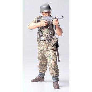 タミヤ 1/ 16 ワールドフィギュアシリーズ ドイツ戦闘歩兵 (迷彩野戦服) (36303)プラモデル 返品種別B｜joshin