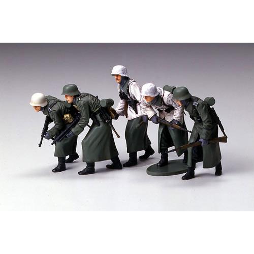 タミヤ 1/ 35 ドイツ冬季装備歩兵 進撃セット(35256)プラモデル 返品種別B