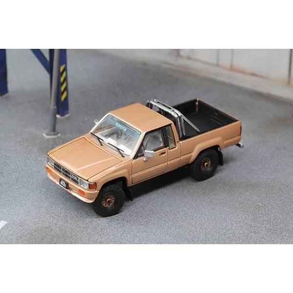 ゲインコーププロダクツ 1/ 64 Toyota Hilux SR5 XTRA Cab 1985- ...