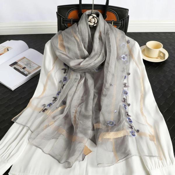 スカーフ 大判 花柄 刺繍 ラメ 80×190 オーガンジー シルク調 ストール 薄手 上品 レディ...