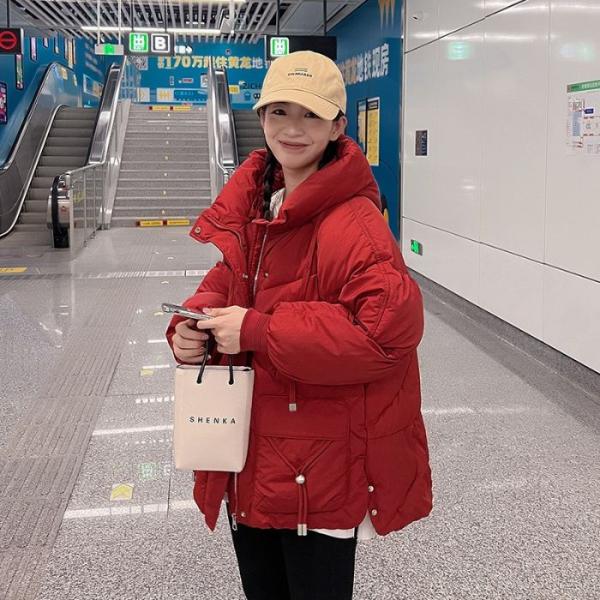 レディース中綿ジャケット 帽子付き 軽量 立ち襟 首温かい ゆったりデザインで 痩せ見え コートアウ...